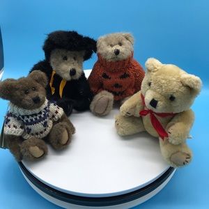 3 collectible Boyd’s Bears (one with an original tag) and (1) Kurt Adler Bear